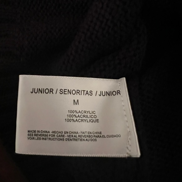 l.e.i. Sweater - Picture 5 of 5